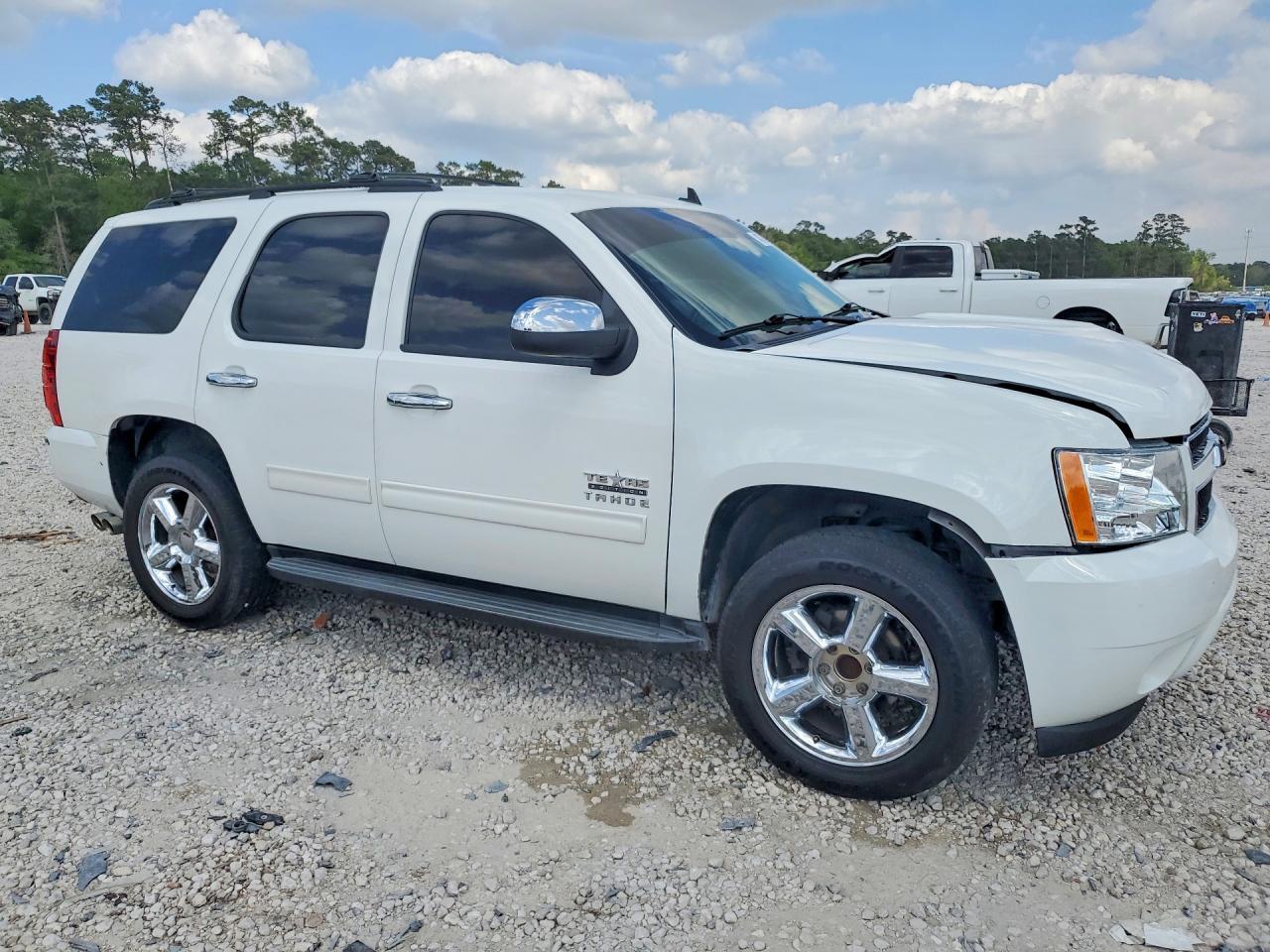 2014 Chevrolet Tahoe C1500 Ls - zdjęcie 4