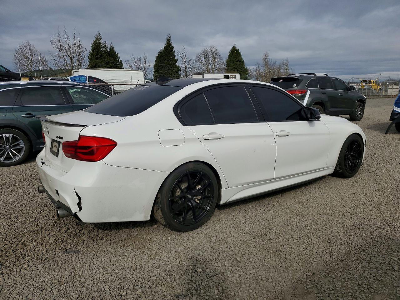 2016 BMW 340 Xi - zdjęcie 3