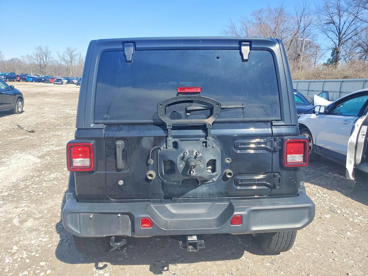 2019 Jeep Wrangler Unlimited Sahara - zdjęcie 6
