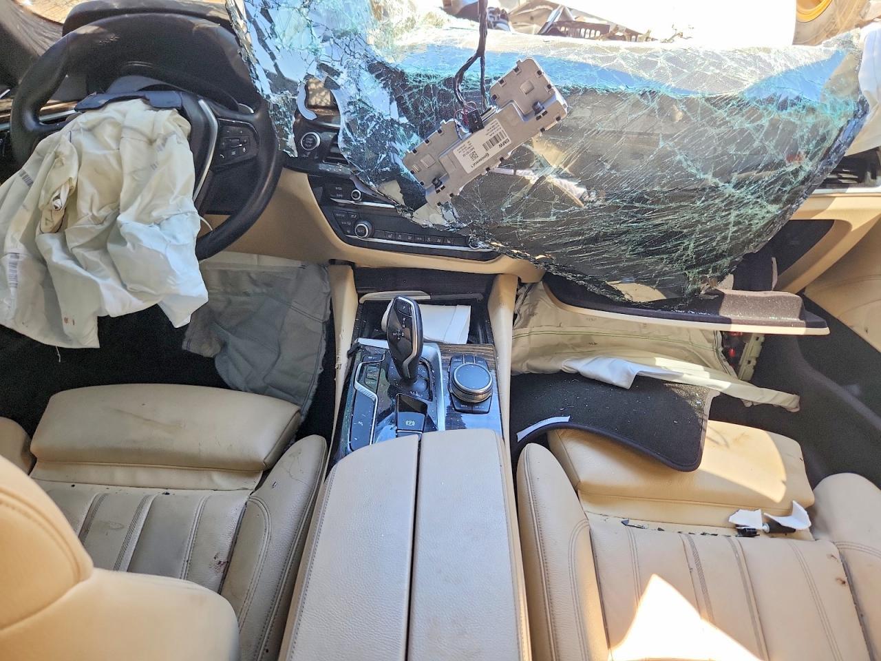 2020 BMW 530 I - zdjęcie 8