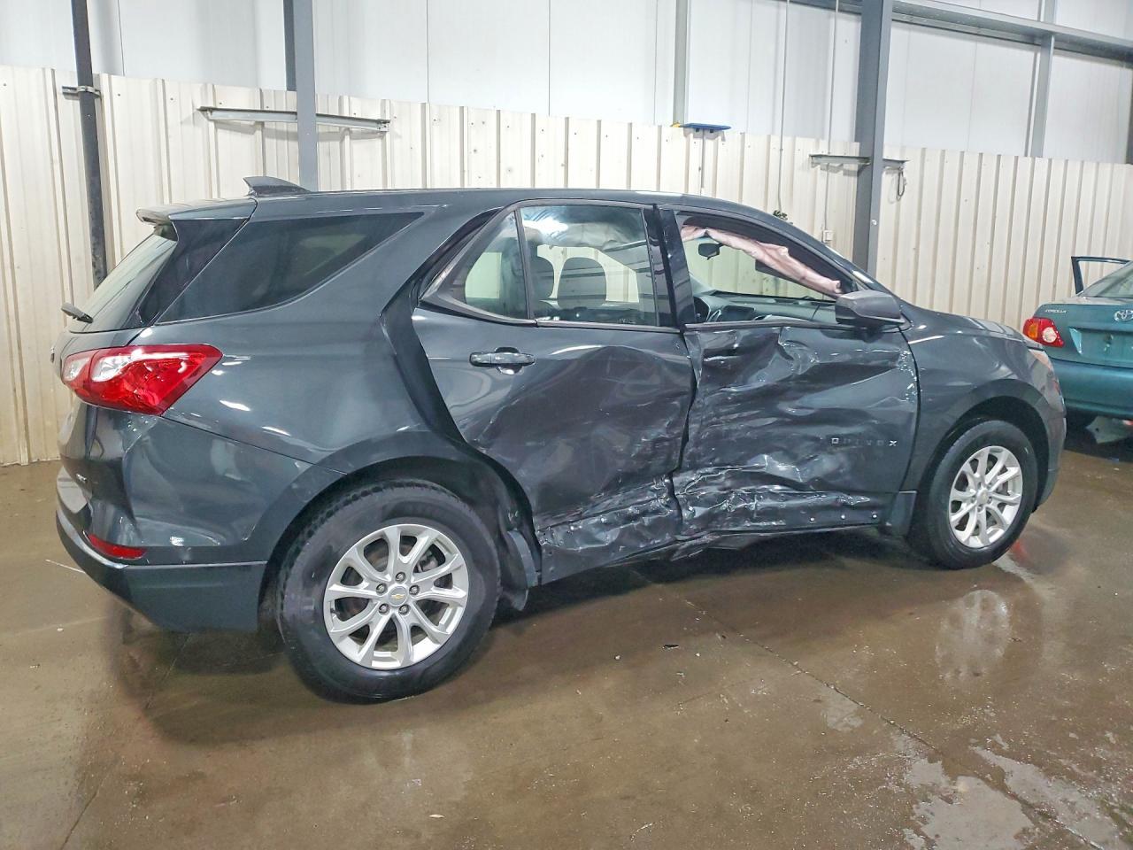 2018 Chevrolet Equinox Ls - zdjęcie 3