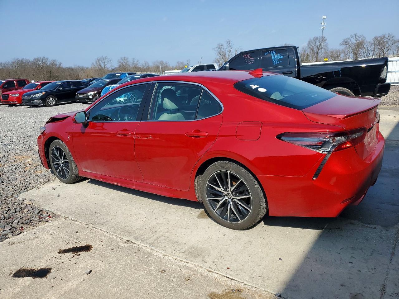 2021 Toyota Camry Se - zdjęcie 2