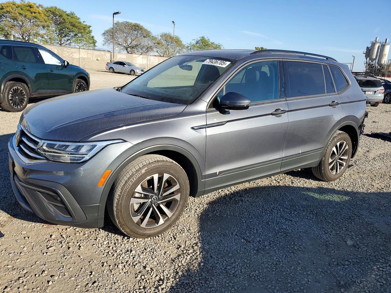 2022 Volkswagen Tiguan S - zdjęcie główne