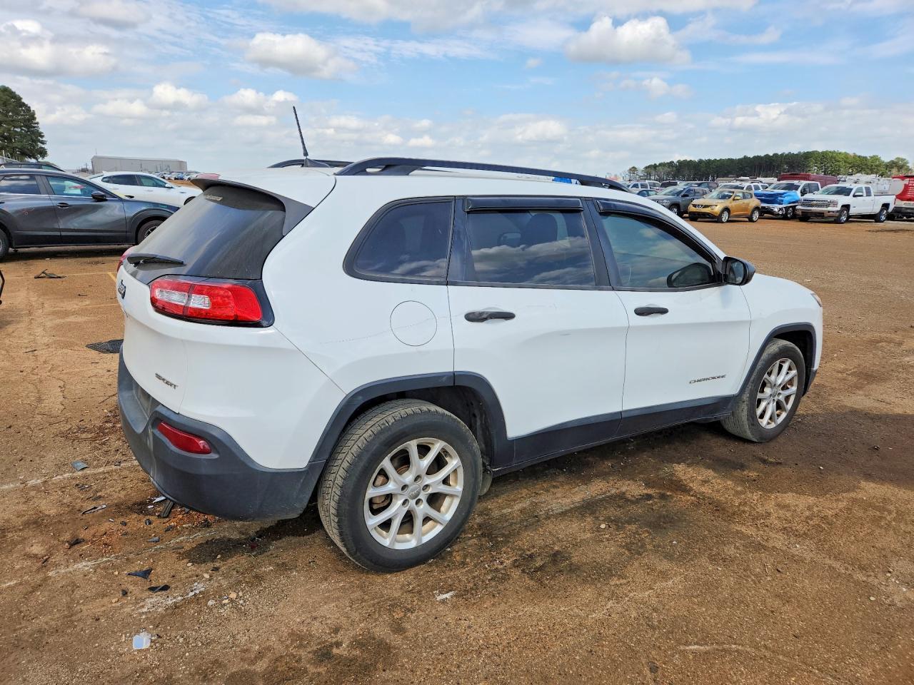 2016 Jeep Cherokee Sport - zdjęcie 3