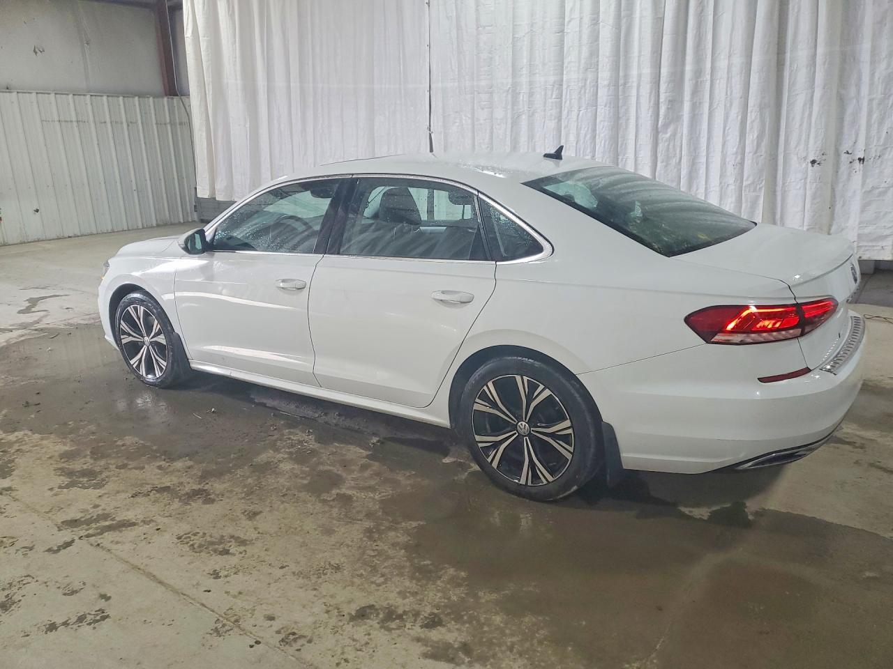 2021 Volkswagen Passat Se - zdjęcie 2