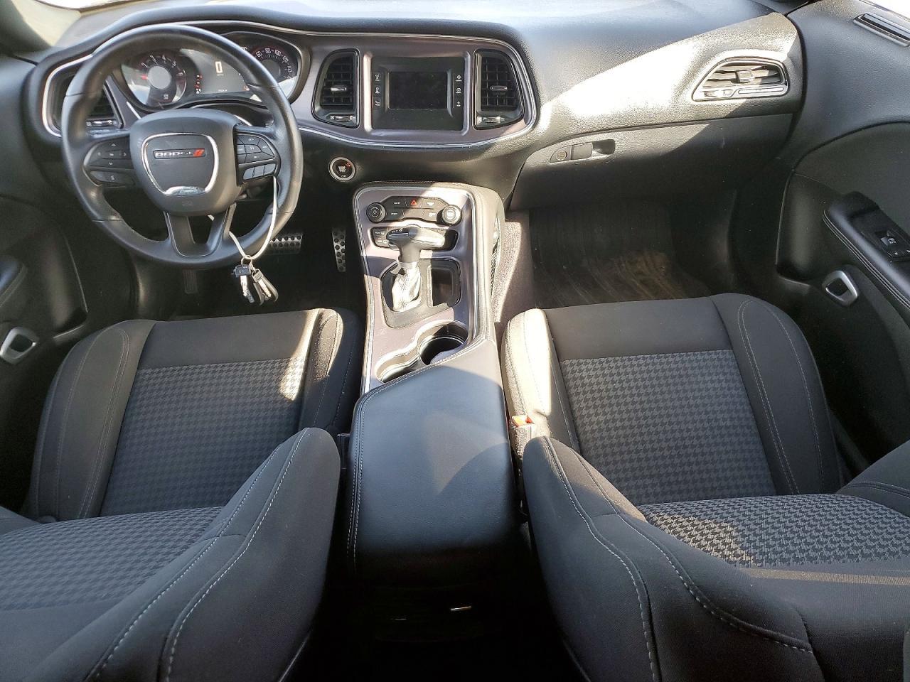 2017 Dodge Challenger Sxt - zdjęcie 8