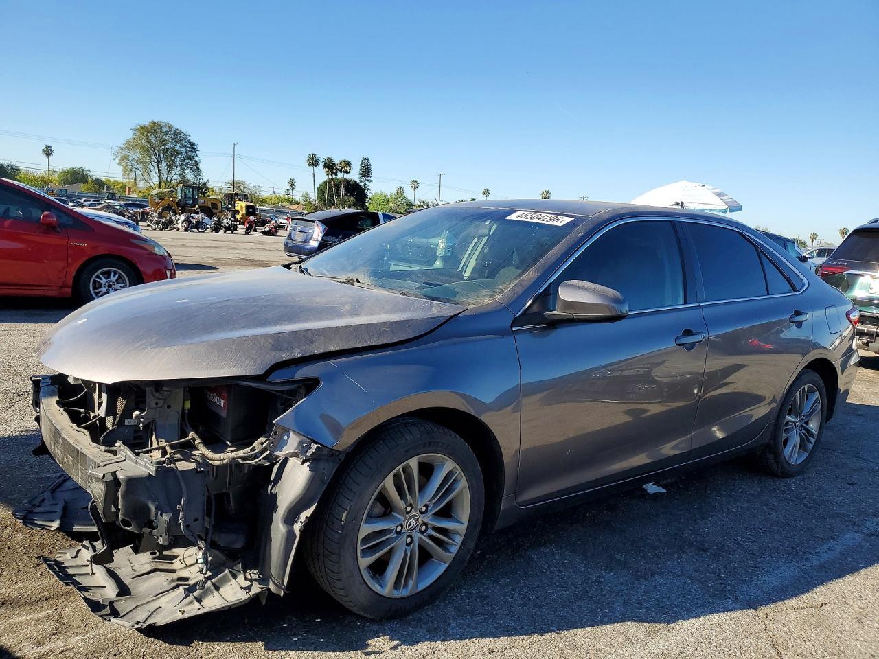 2016 Toyota Camry Se - zdjęcie główne