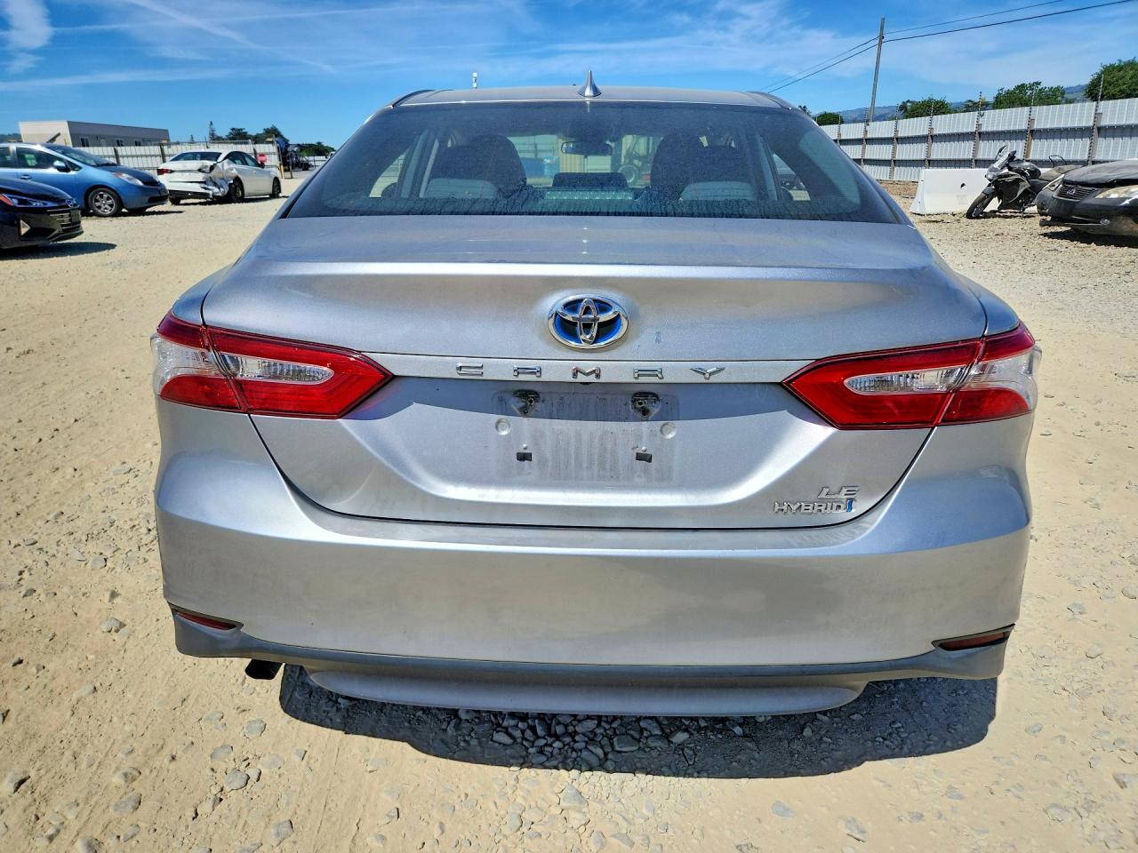 2020 Toyota Camry Hybrid Le - zdjęcie 6