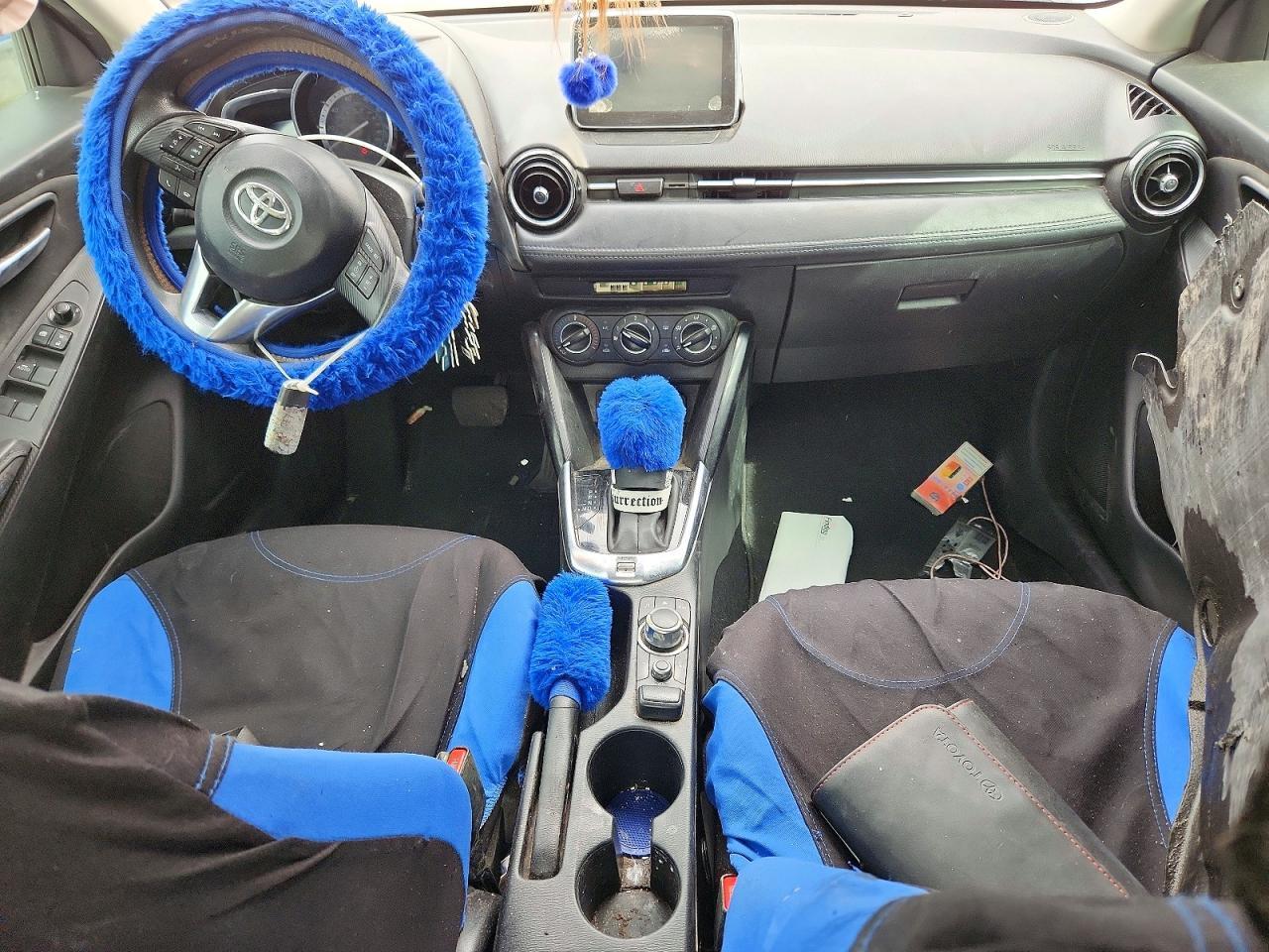 2016 Toyota Yaris - zdjęcie 8