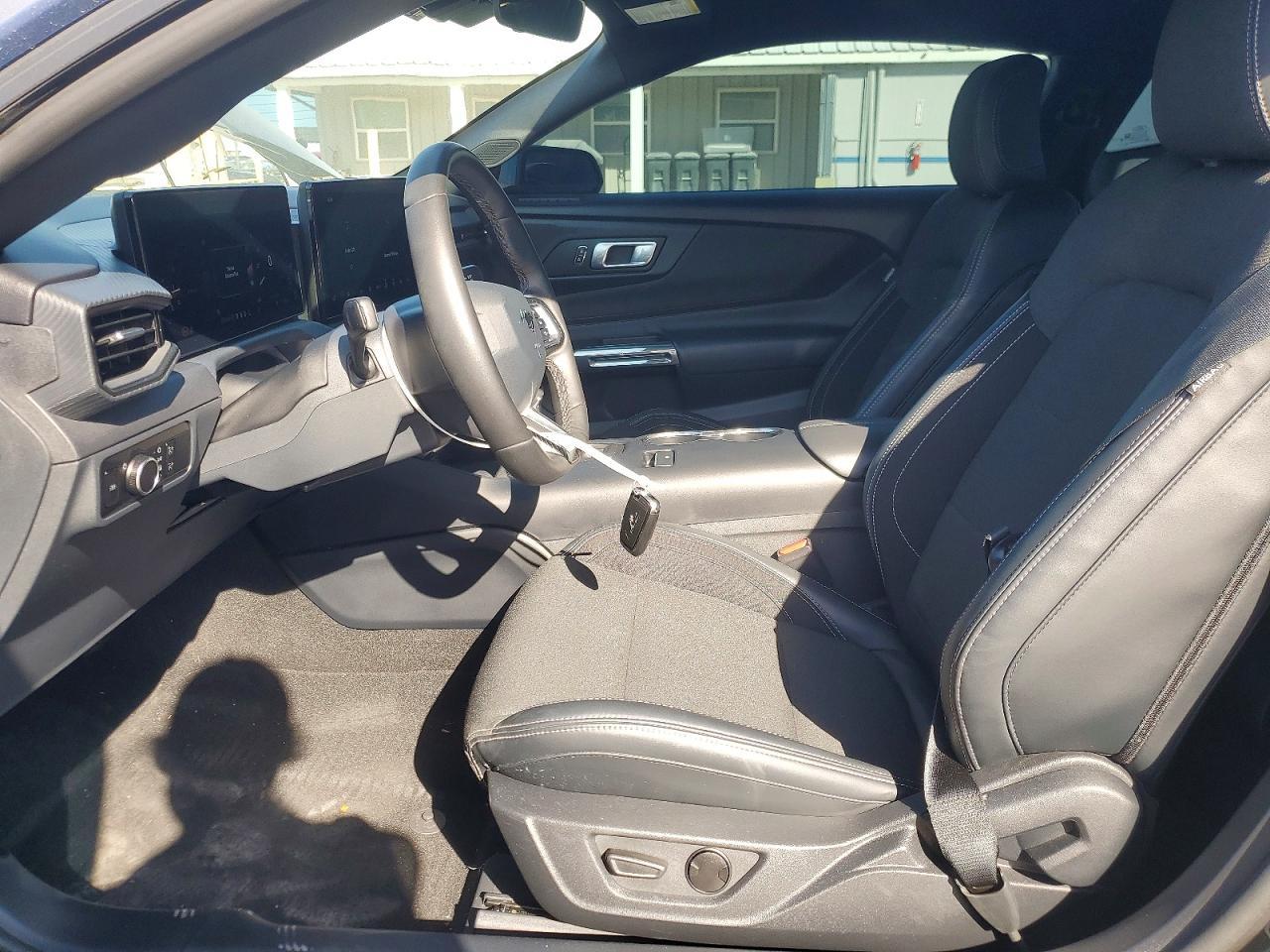 2024 Ford Mustang - zdjęcie 7