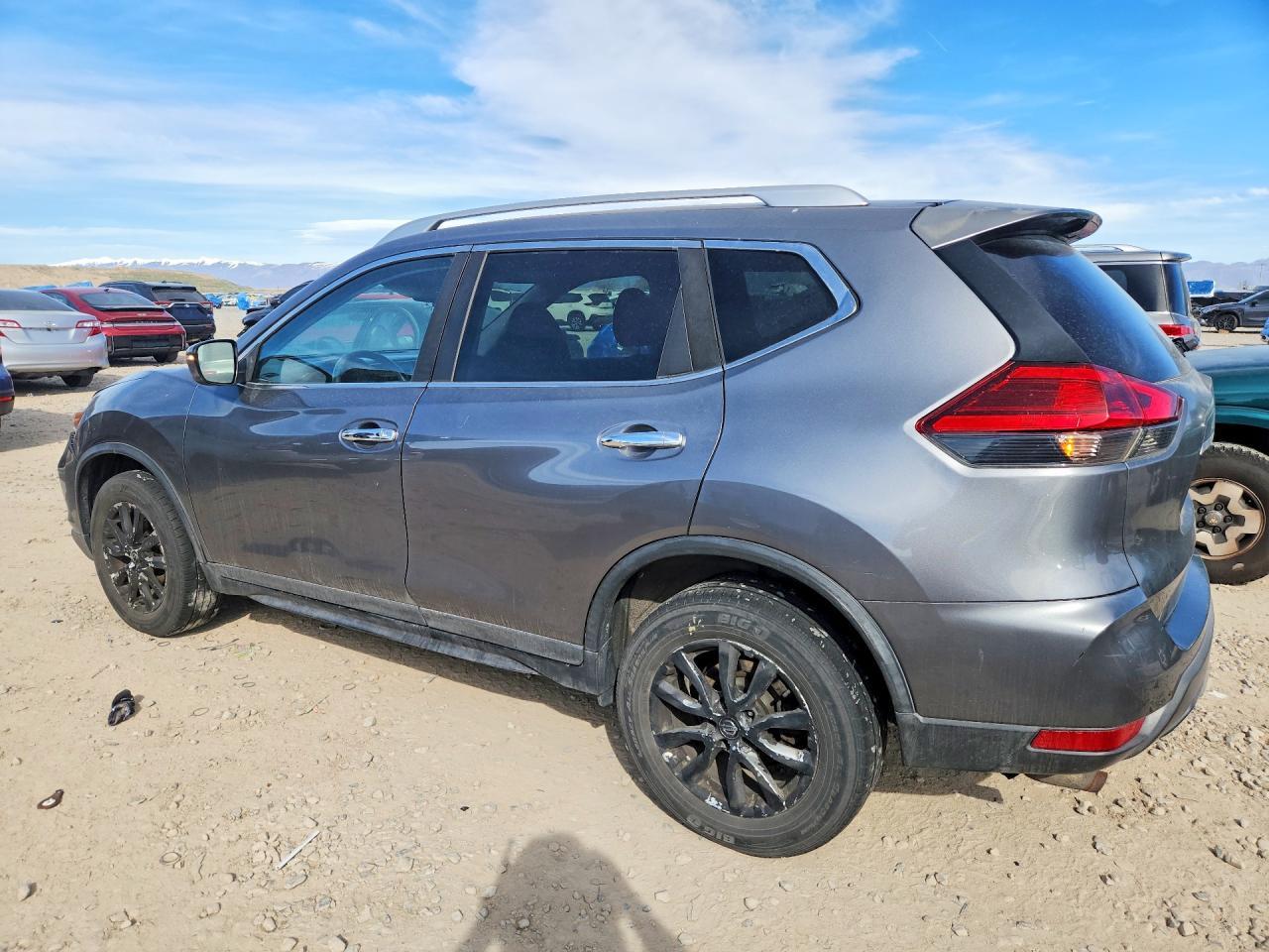2017 Nissan Rogue Sv - zdjęcie 2