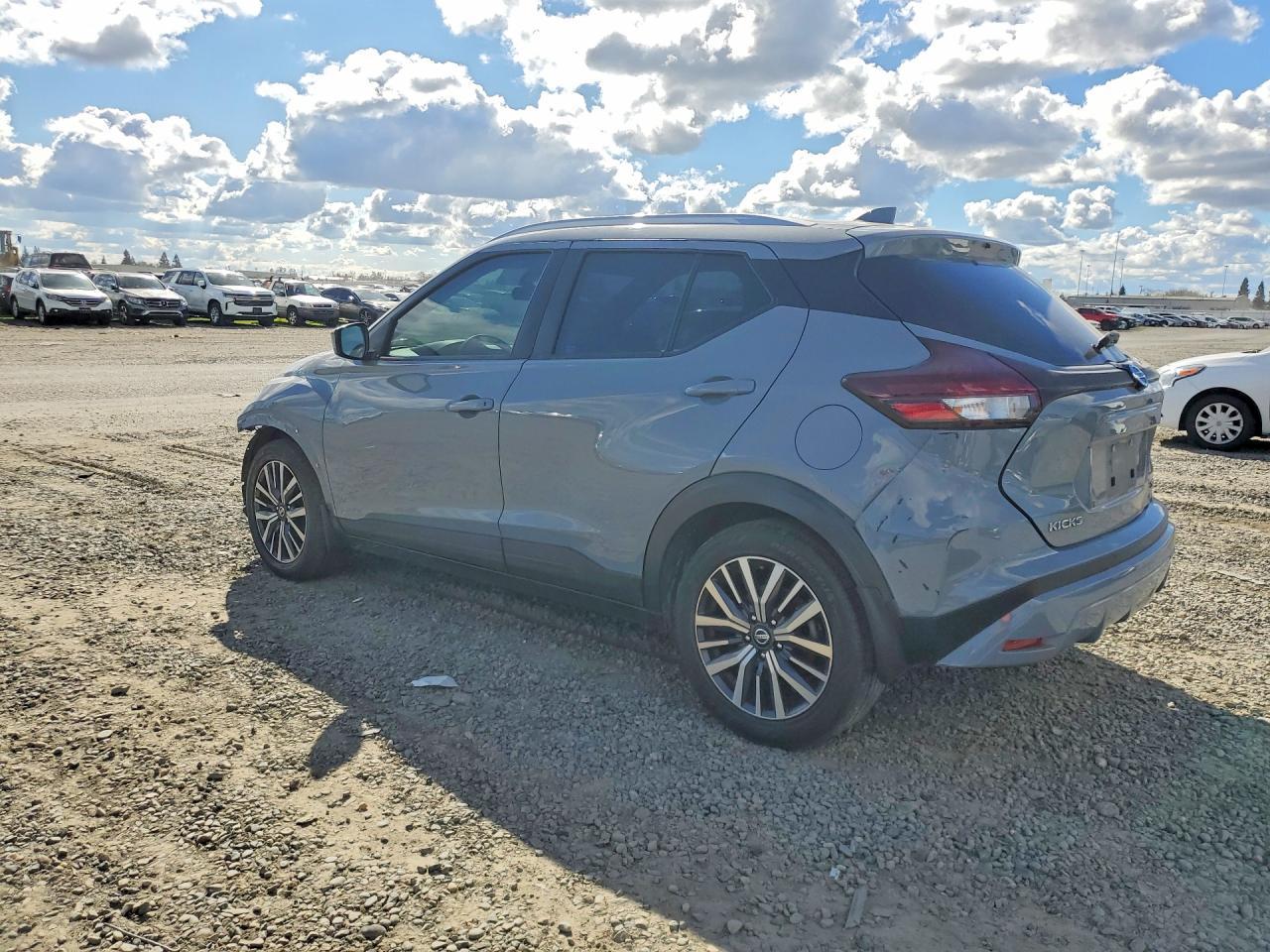 2021 Nissan Kicks Sv - zdjęcie 2