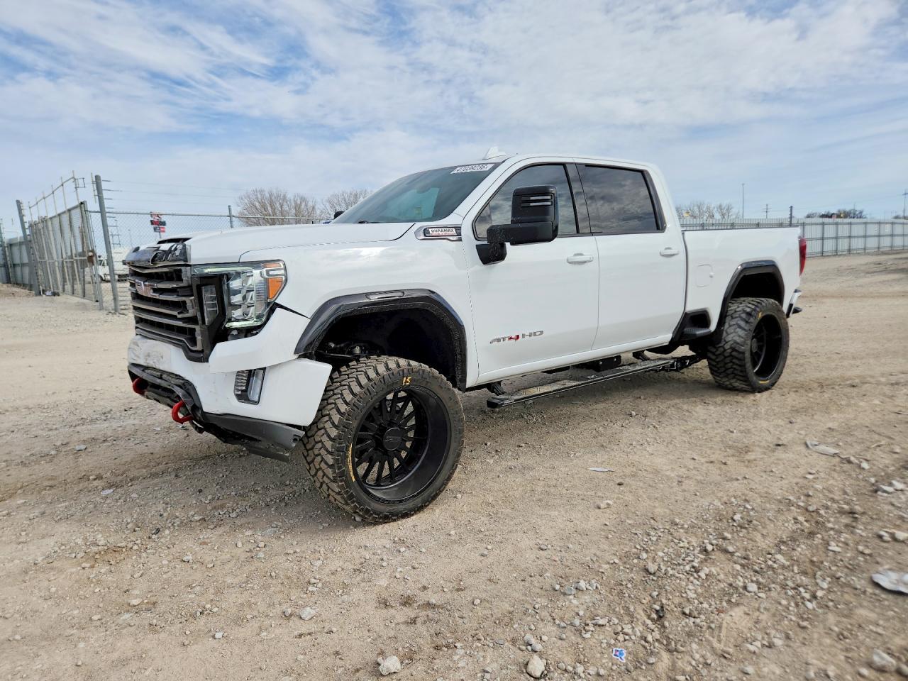 2021 GMC Sierra K2500 At4 - zdjęcie główne