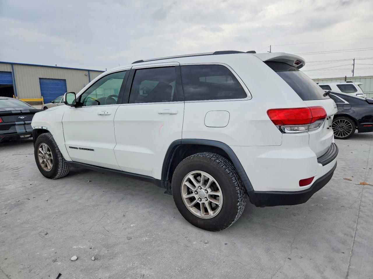 2018 Jeep Grand Cherokee - zdjęcie 2