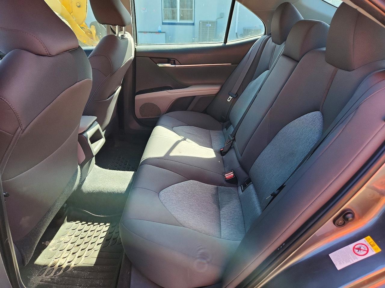 2018 Toyota Camry Le - zdjęcie 10