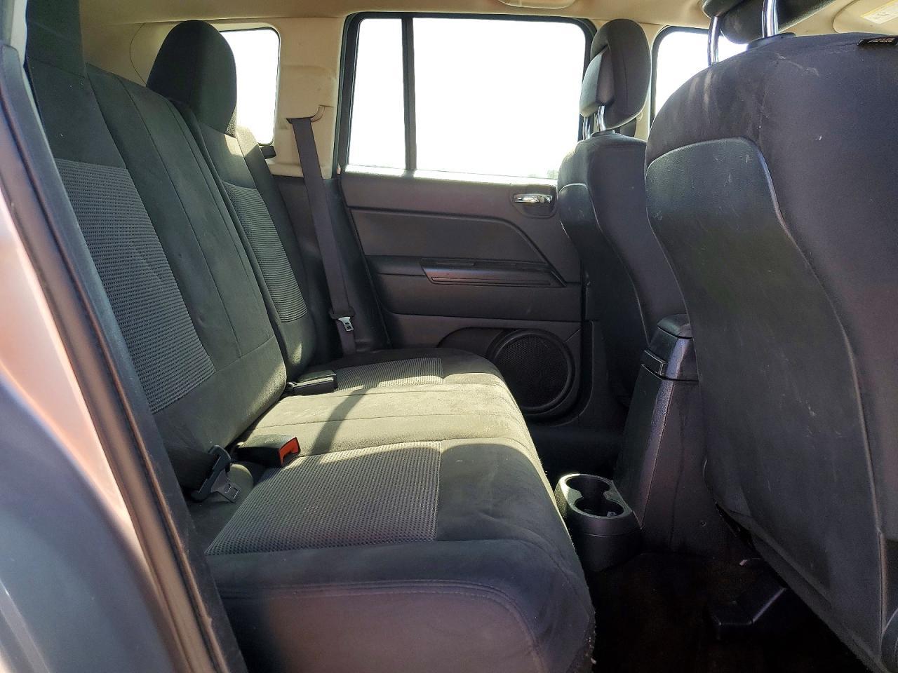 2016 Jeep Compass Sport - zdjęcie 11