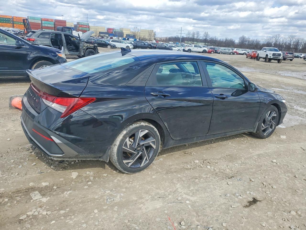 2025 Hyundai Elantra Sel Sport - zdjęcie 3