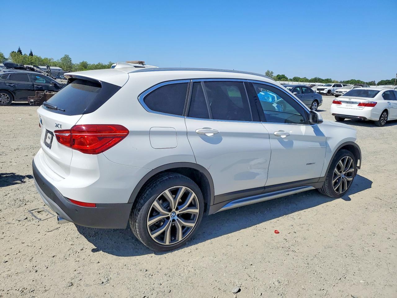 2017 BMW X1 Sdrive28I - zdjęcie 3