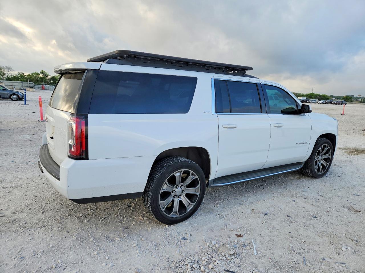2016 GMC Yukon Xl C1500 Slt - zdjęcie 3
