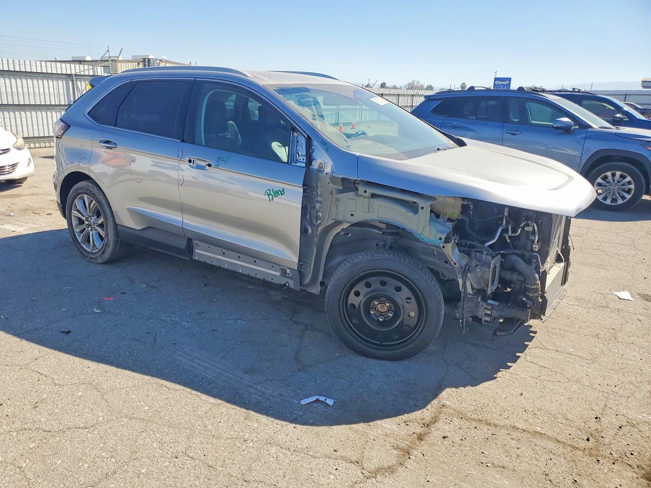 2020 Ford Edge Titanium - zdjęcie 4