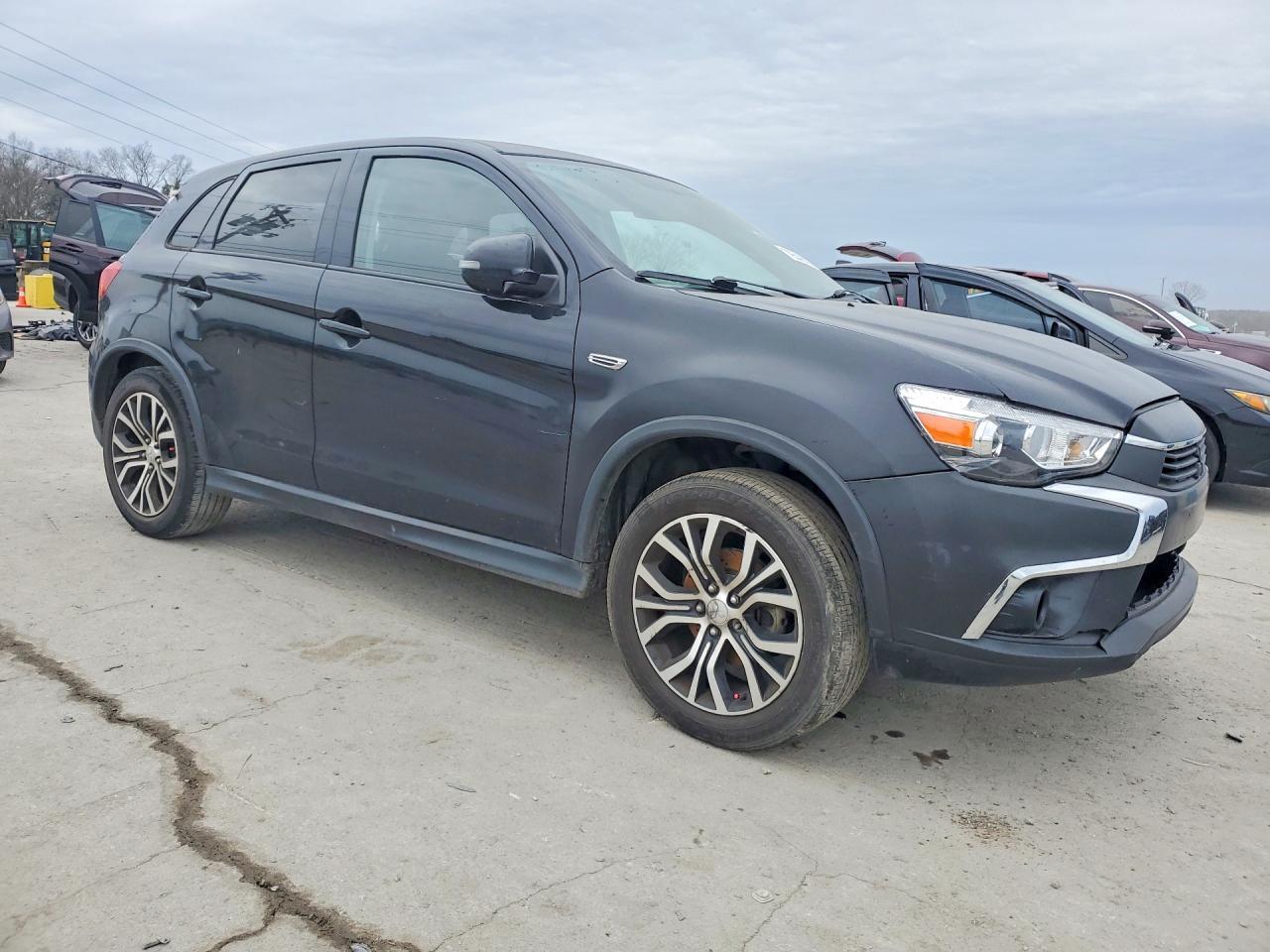 2019 Mitsubishi Outlander Sport Es - zdjęcie 4