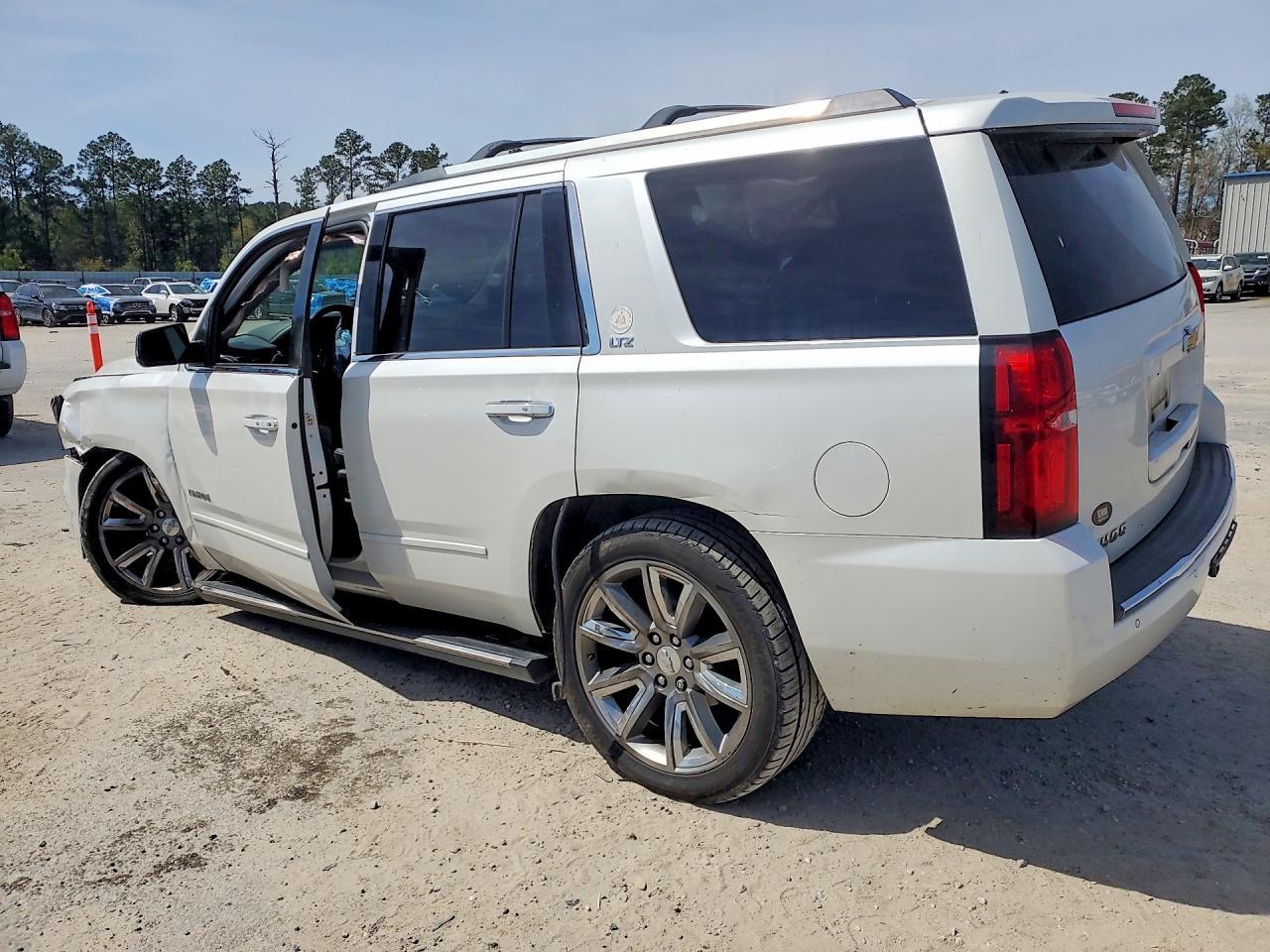2016 Chevrolet Tahoe K1500 Ltz - zdjęcie 2
