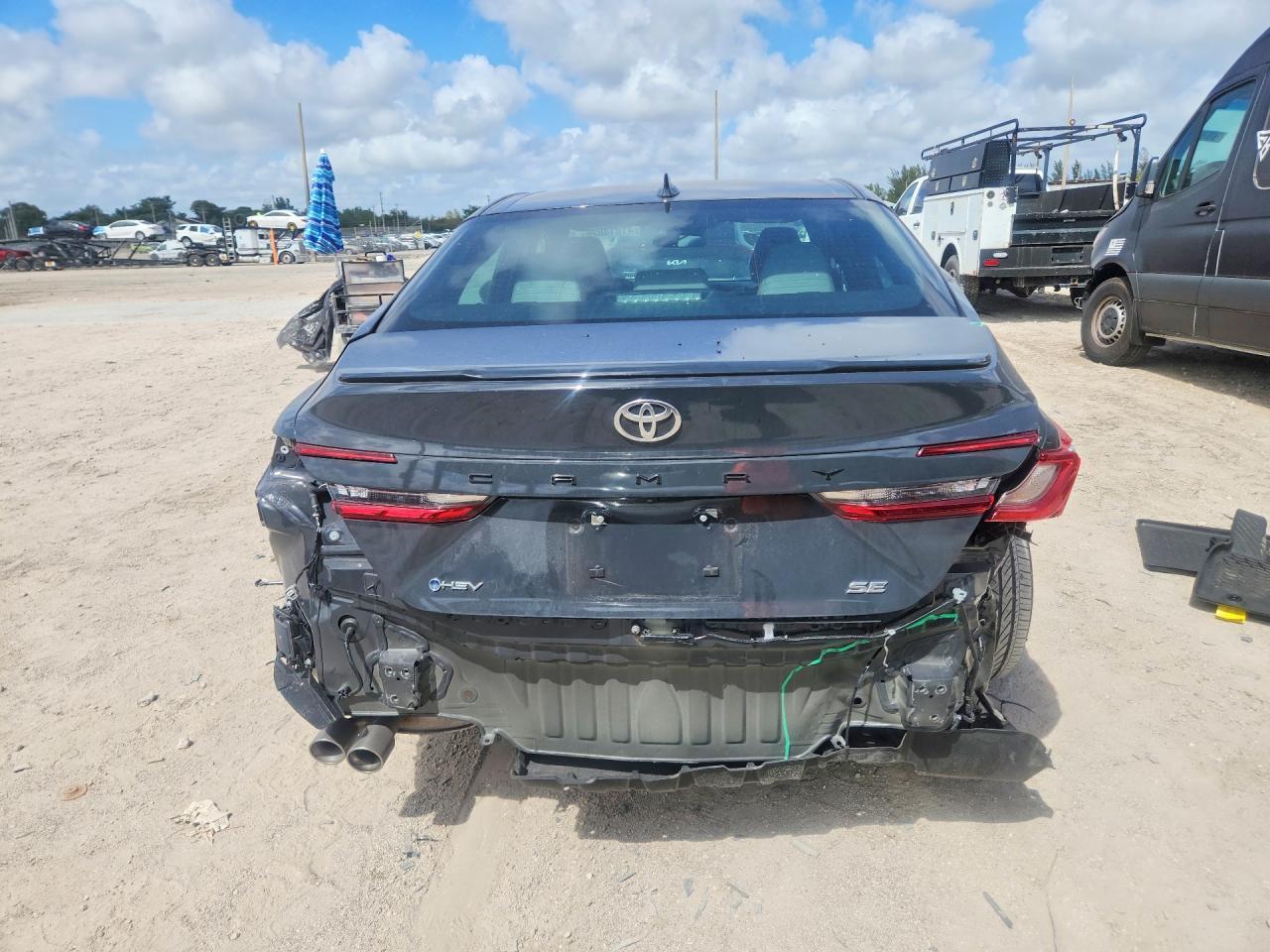 2026 Toyota Camry Se - zdjęcie 6