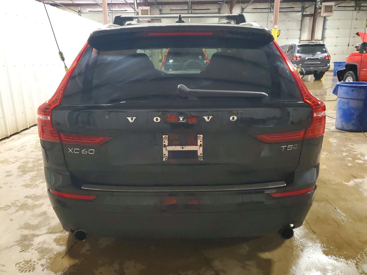 2020 Volvo Xc60 T5 Momentum - zdjęcie 6