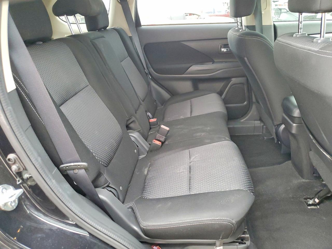 2017 Mitsubishi Outlander Se - zdjęcie 11