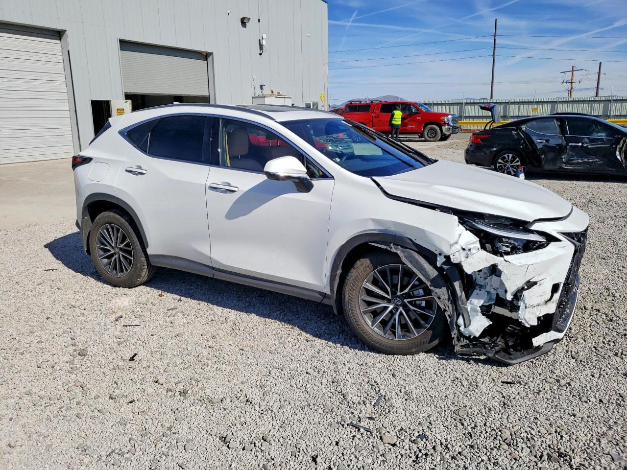 2026 Lexus Nx 450H+ Premium - zdjęcie 4