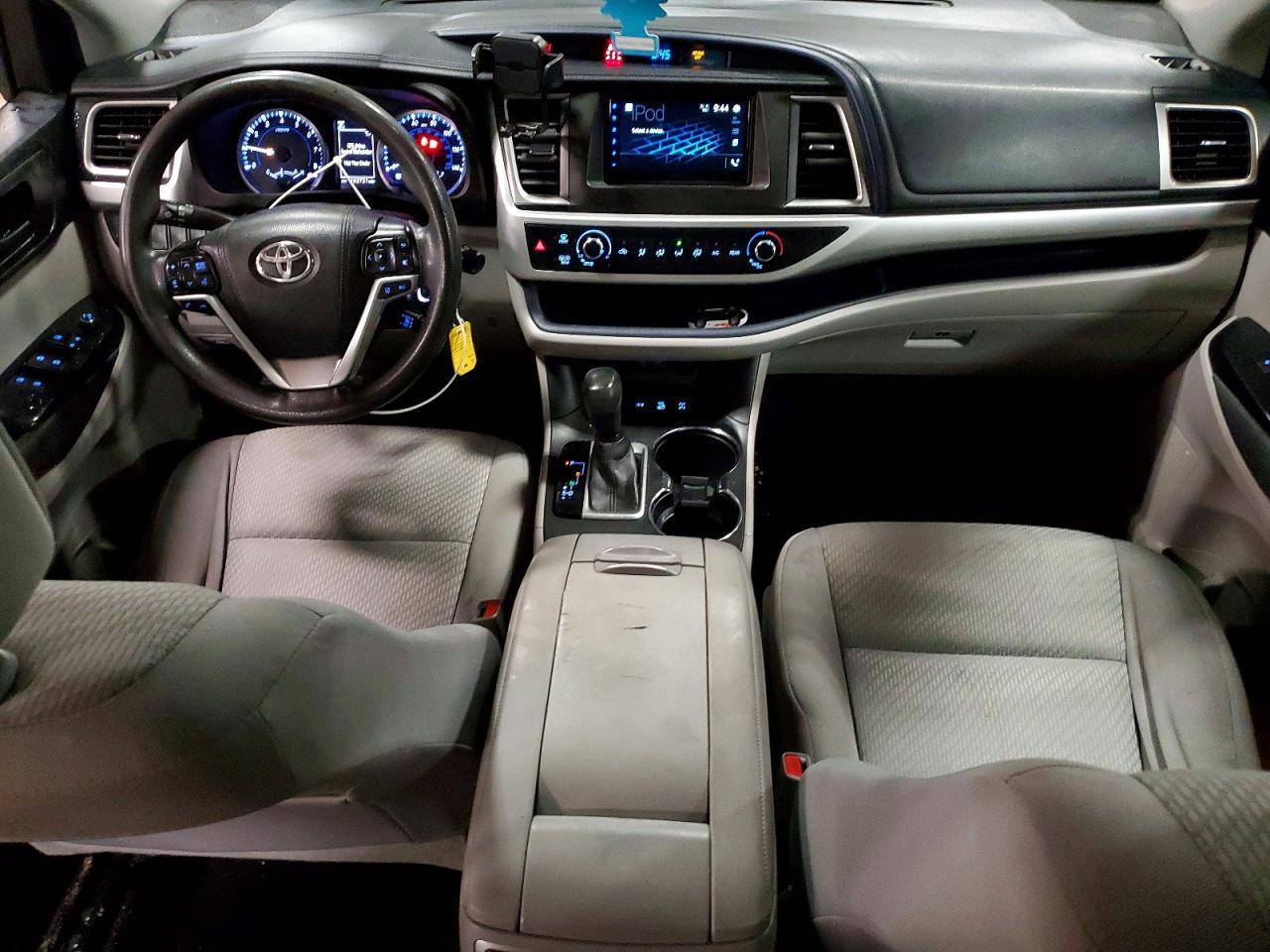 2017 Toyota Highlander Le - zdjęcie 8
