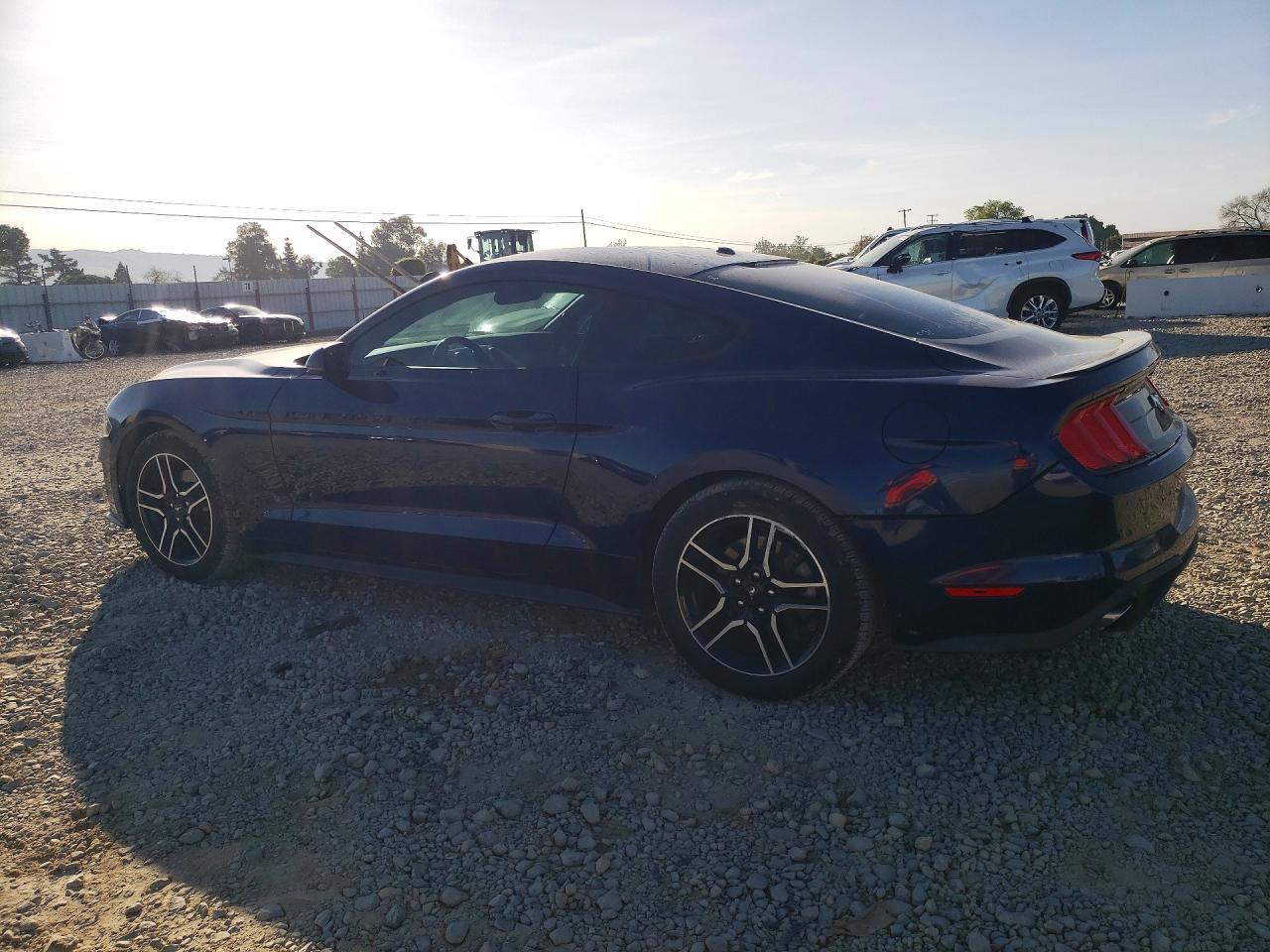 2019 Ford Mustang - zdjęcie 2