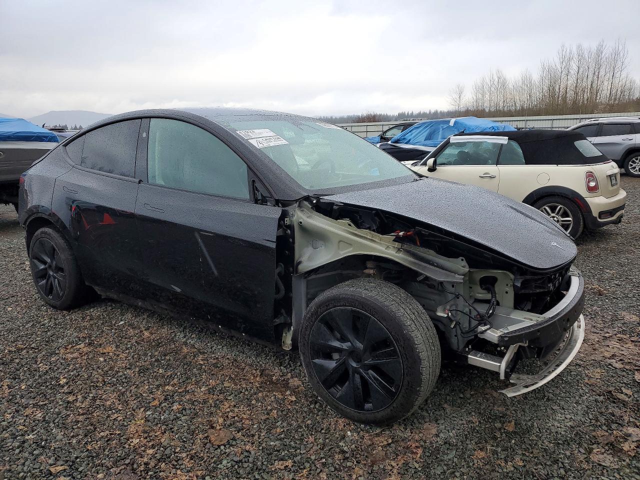 2025 Tesla Model Y - zdjęcie 4