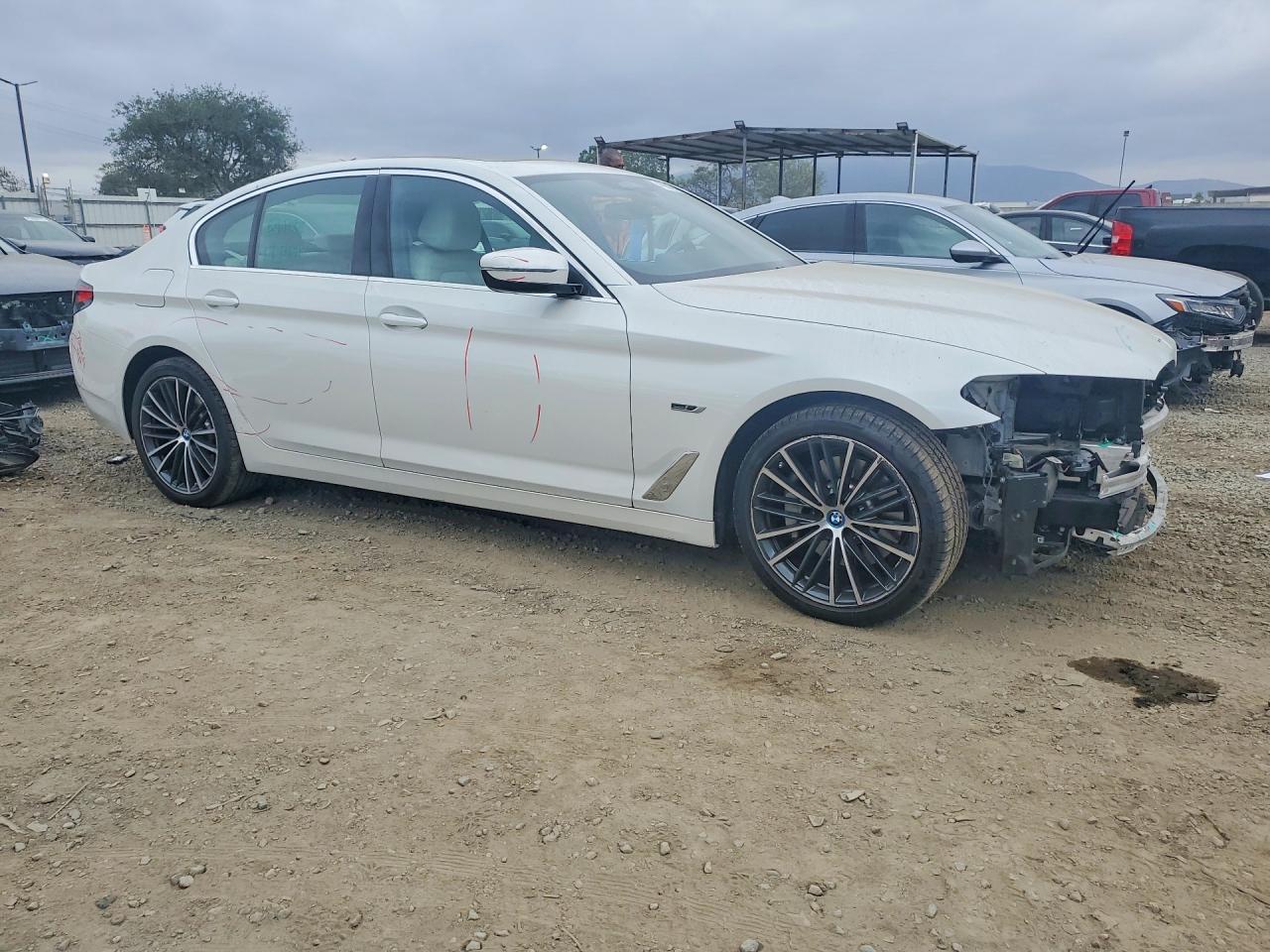 2022 BMW 530E - zdjęcie 4