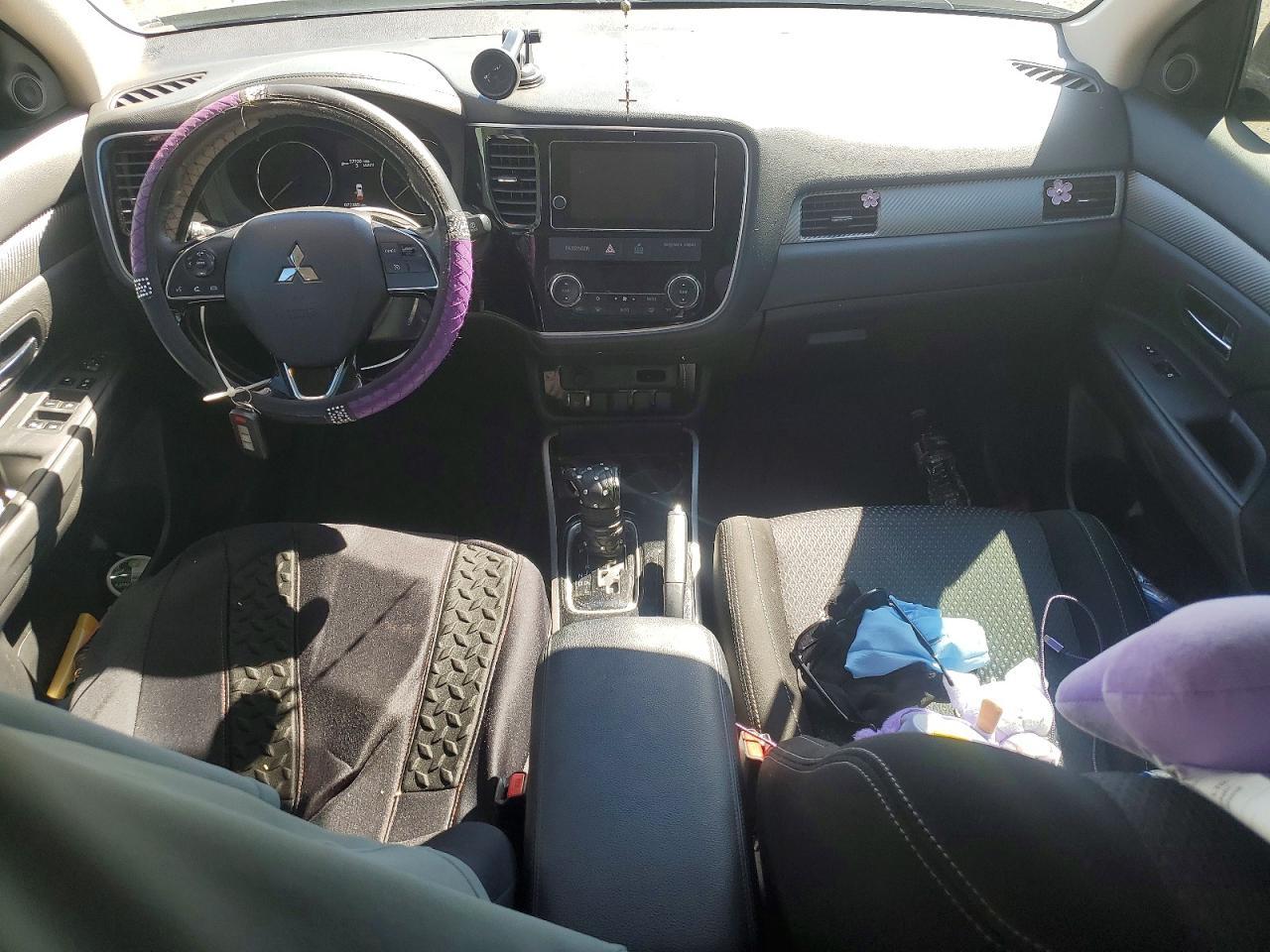 2017 Mitsubishi Outlander Se - zdjęcie 8