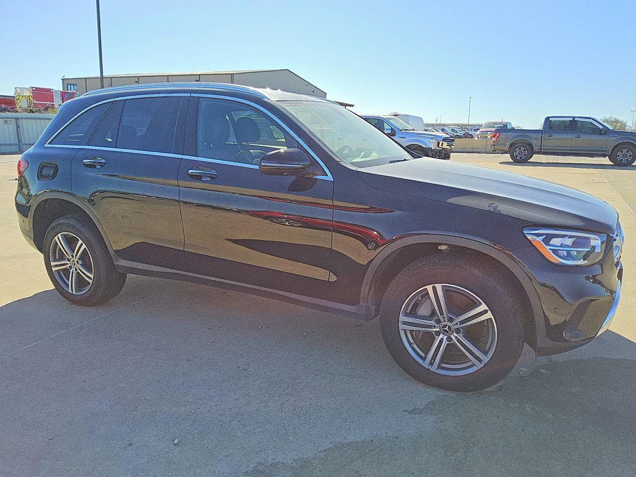 2021 Mercedes-Benz Glc 300 - zdjęcie 4