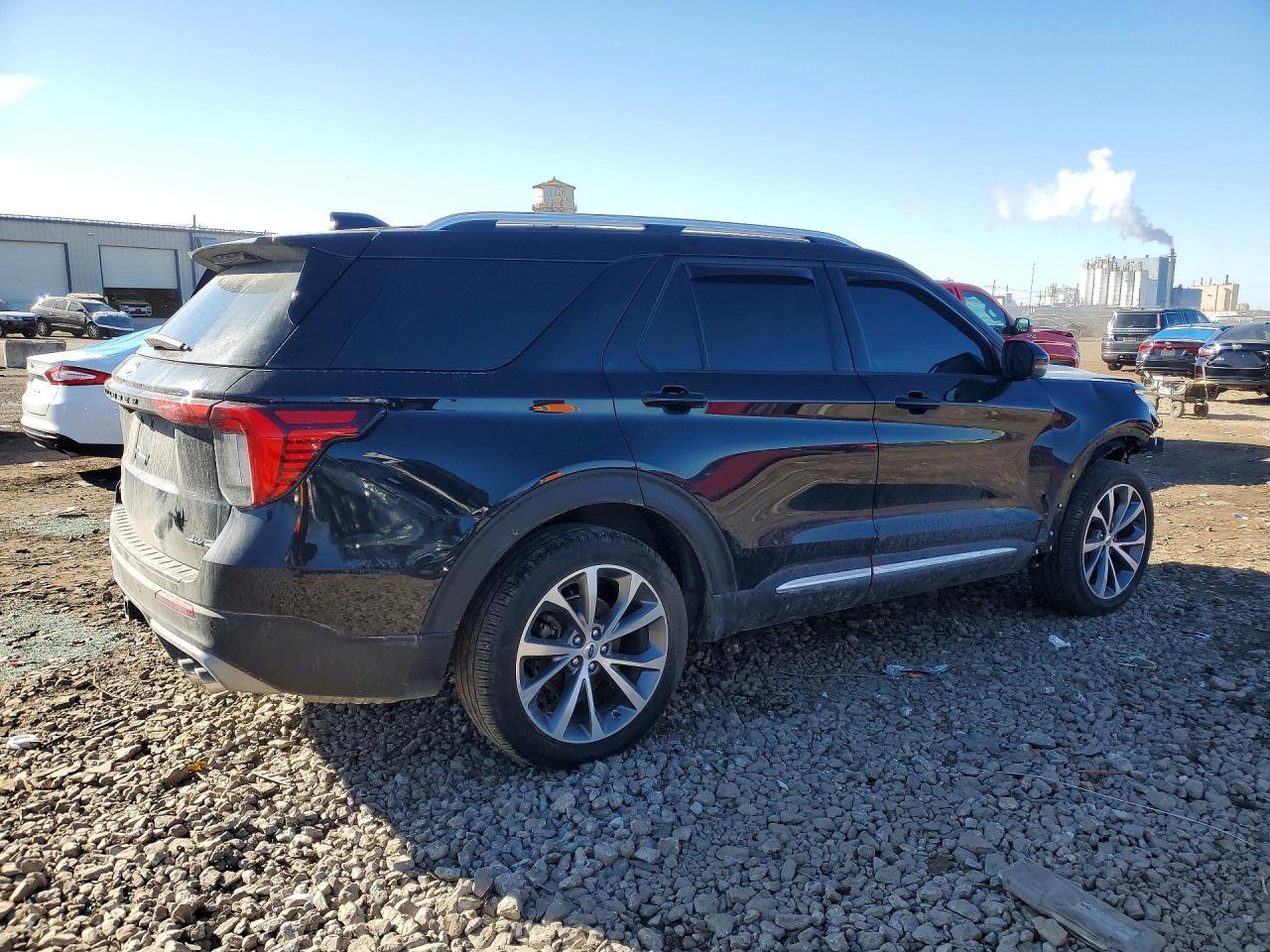 2025 Ford Explorer Platinum - zdjęcie 3