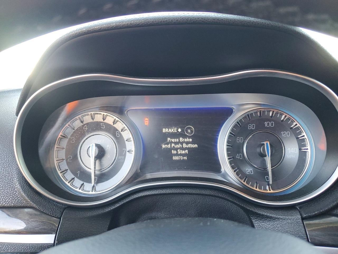 2018 Chrysler 300 Touring - zdjęcie 9