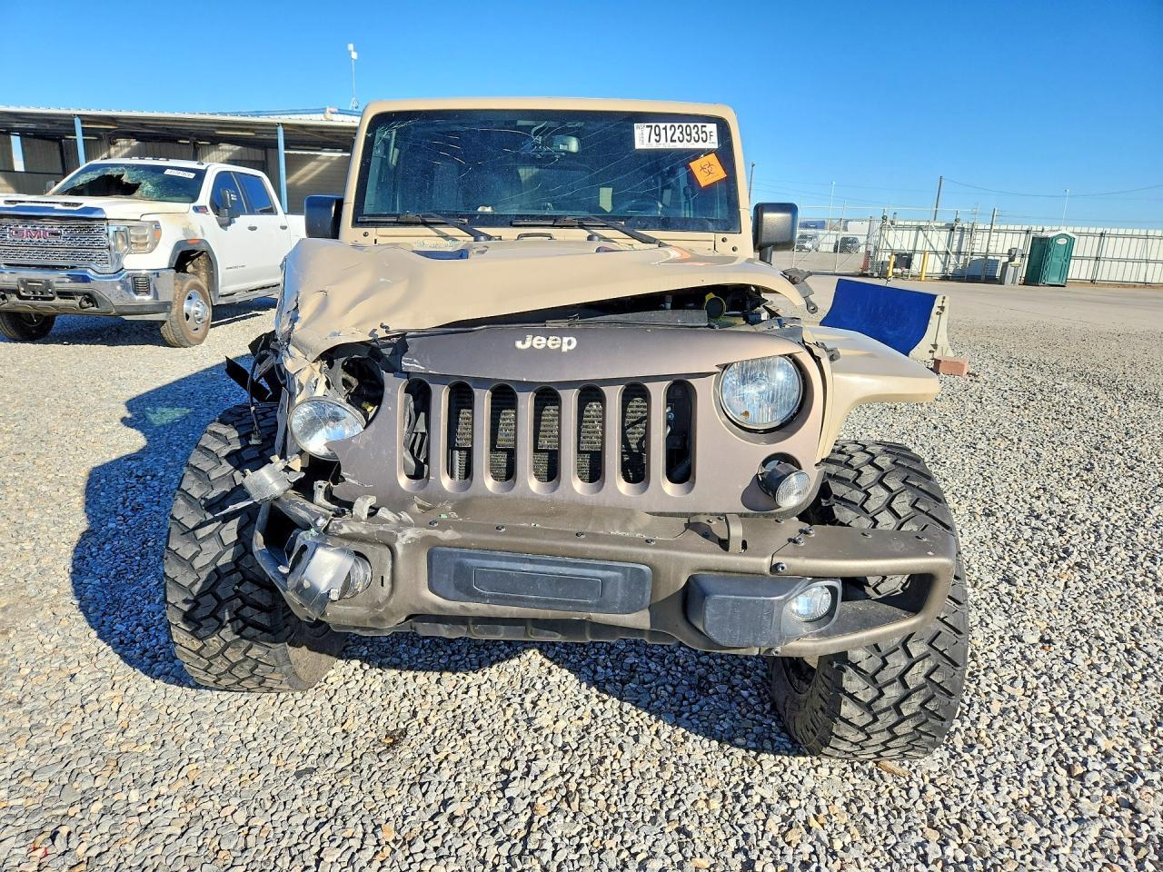 2016 Jeep Wrangler Unlimited Sahara - zdjęcie 5
