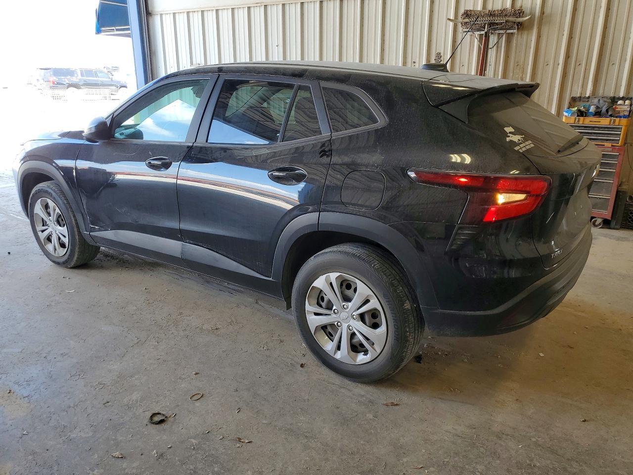 2024 Chevrolet Trax Ls - zdjęcie 2