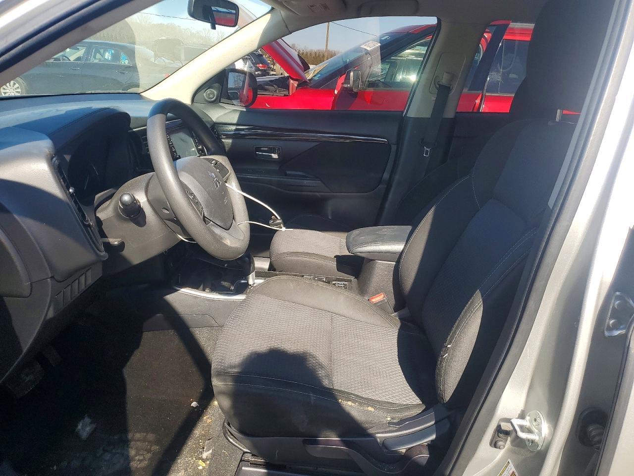 2019 Mitsubishi Outlander Es - zdjęcie 7