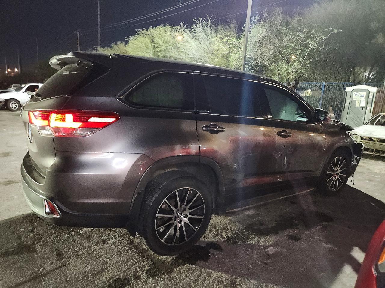 2018 Toyota Highlander Se - zdjęcie 3