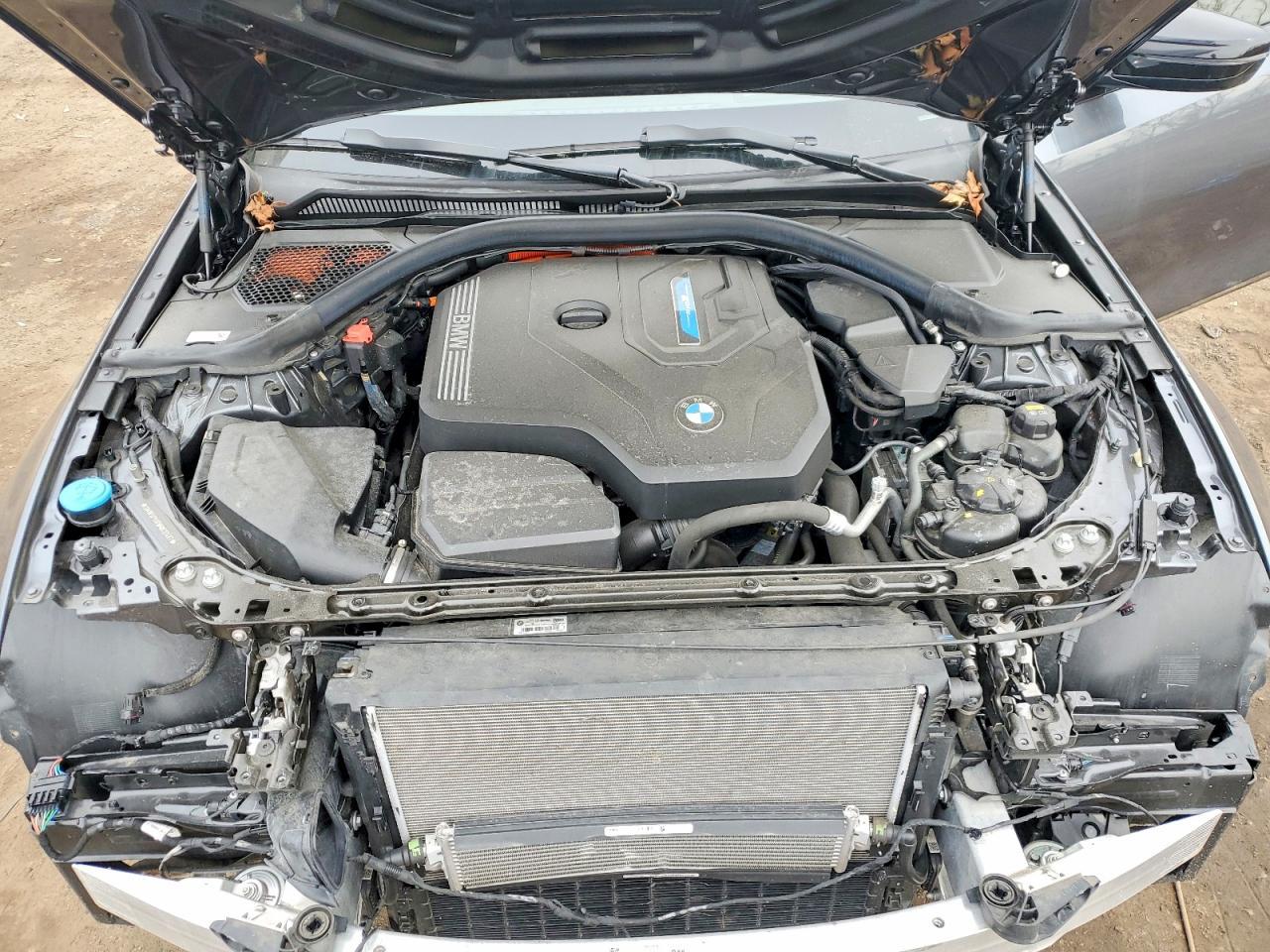 2021 BMW 330Xe - zdjęcie 11