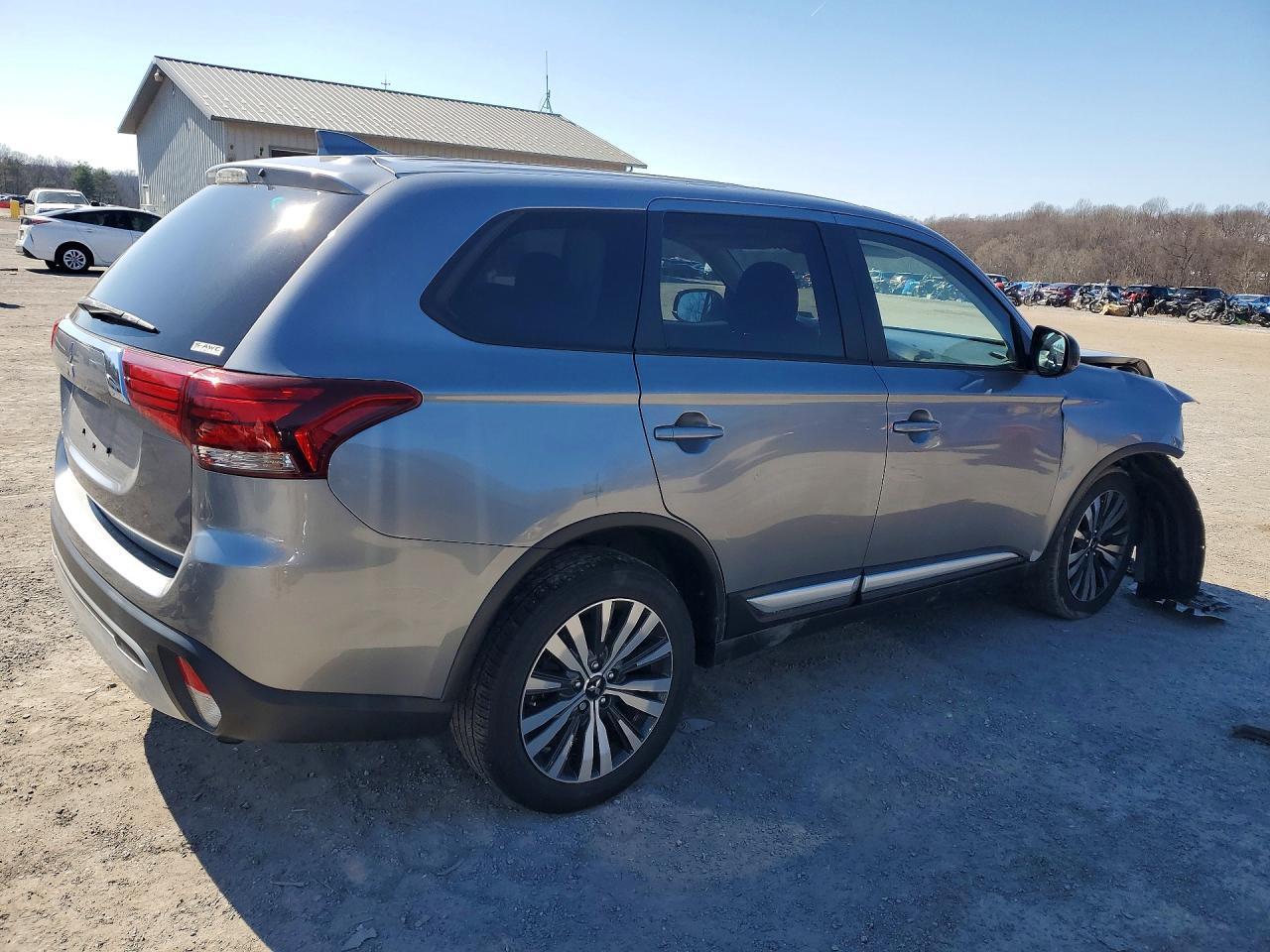 2020 Mitsubishi Outlander Se - zdjęcie 3