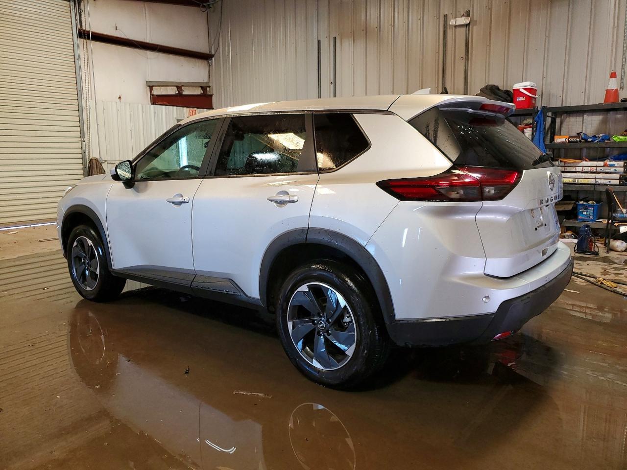 2025 Nissan Rogue Sv - zdjęcie 2