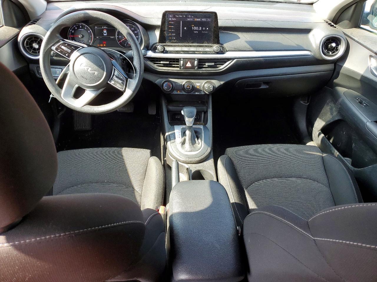 2023 Kia Forte Lxs - zdjęcie 8