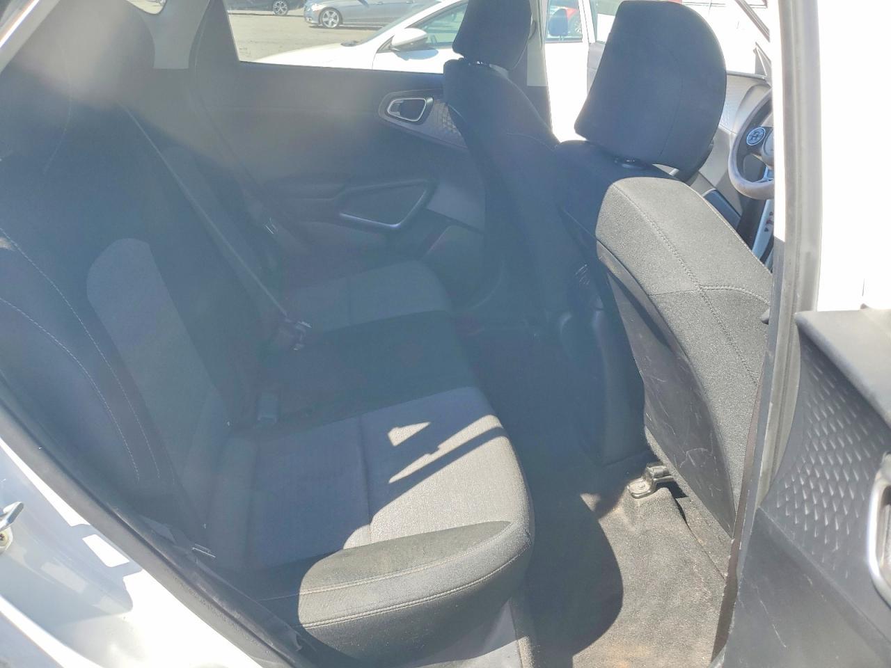 2021 Kia Soul S - zdjęcie 11