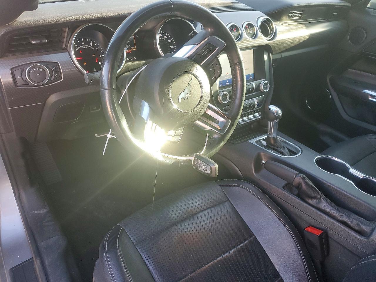 2020 Ford Mustang Gt - zdjęcie 8