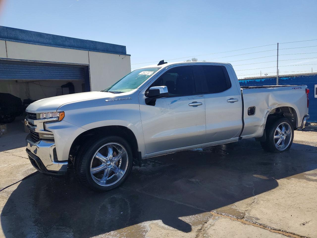 2020 Chevrolet Silverado K1500 Lt - zdjęcie główne