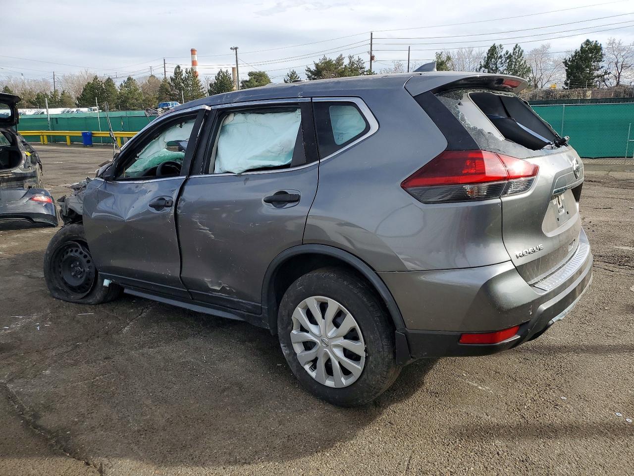2018 Nissan Rogue S - zdjęcie 2